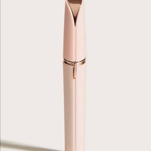 women’s eyebrow trimmers with light